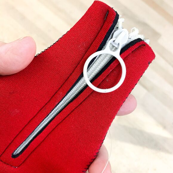 Vintage 1995 Budweiser Logo Beer Bottle Zipper Koozie Collectible with Tag - Picture 6 of 8